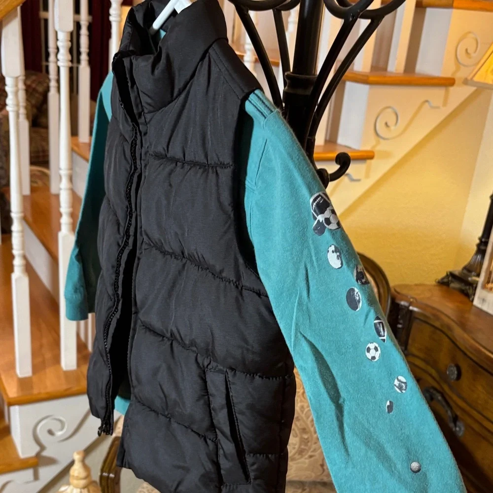 Old Navy Black Puffer Vest‎ AND Graphic Tee~Sz 5